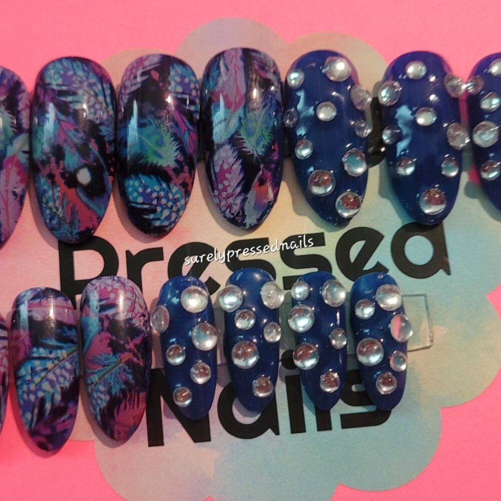 Blue Abstract Feather Rhinestone Oval Press on Nails
